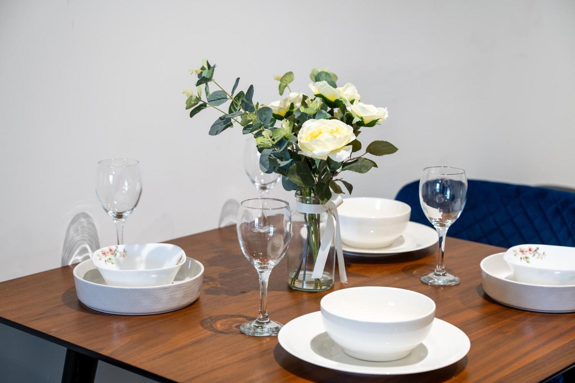 Stylish & Spacious Salford Quays One Bedroom High Floor Apartment With Balcony Manchester Eksteriør bilde
